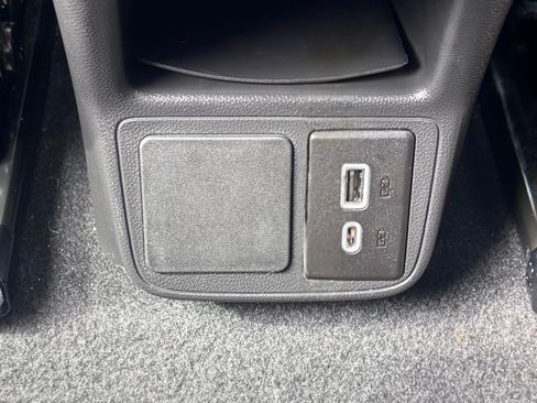 Used 2022 Buick Encore GX Preferred w/ Cold Weather Comfort Package FWD image 22