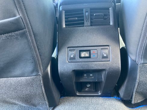 Used 2023 Mitsubishi Outlander SEL image 23