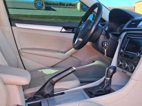 Used 2012 Volkswagen Passat 2.5 SE image 14