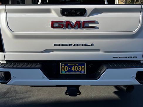 Used 2024 GMC Sierra 3500 Denali w/ Denali Reserve Package image 4