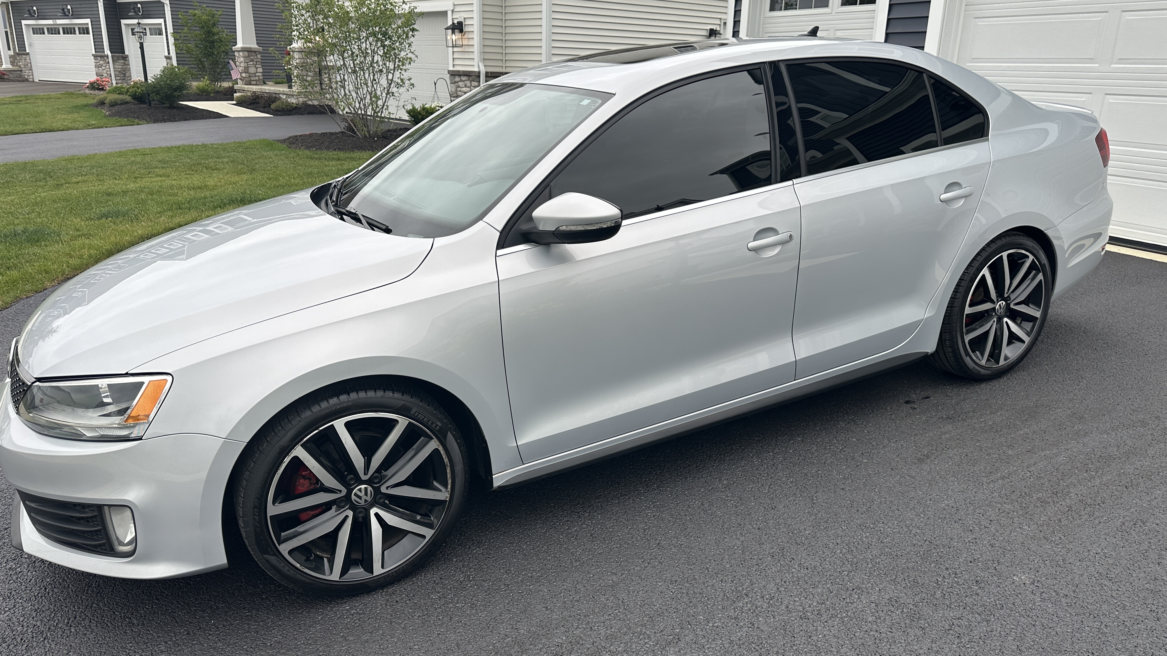 Used 2013 Volkswagen Jetta GLI Autobahn FWD image 1