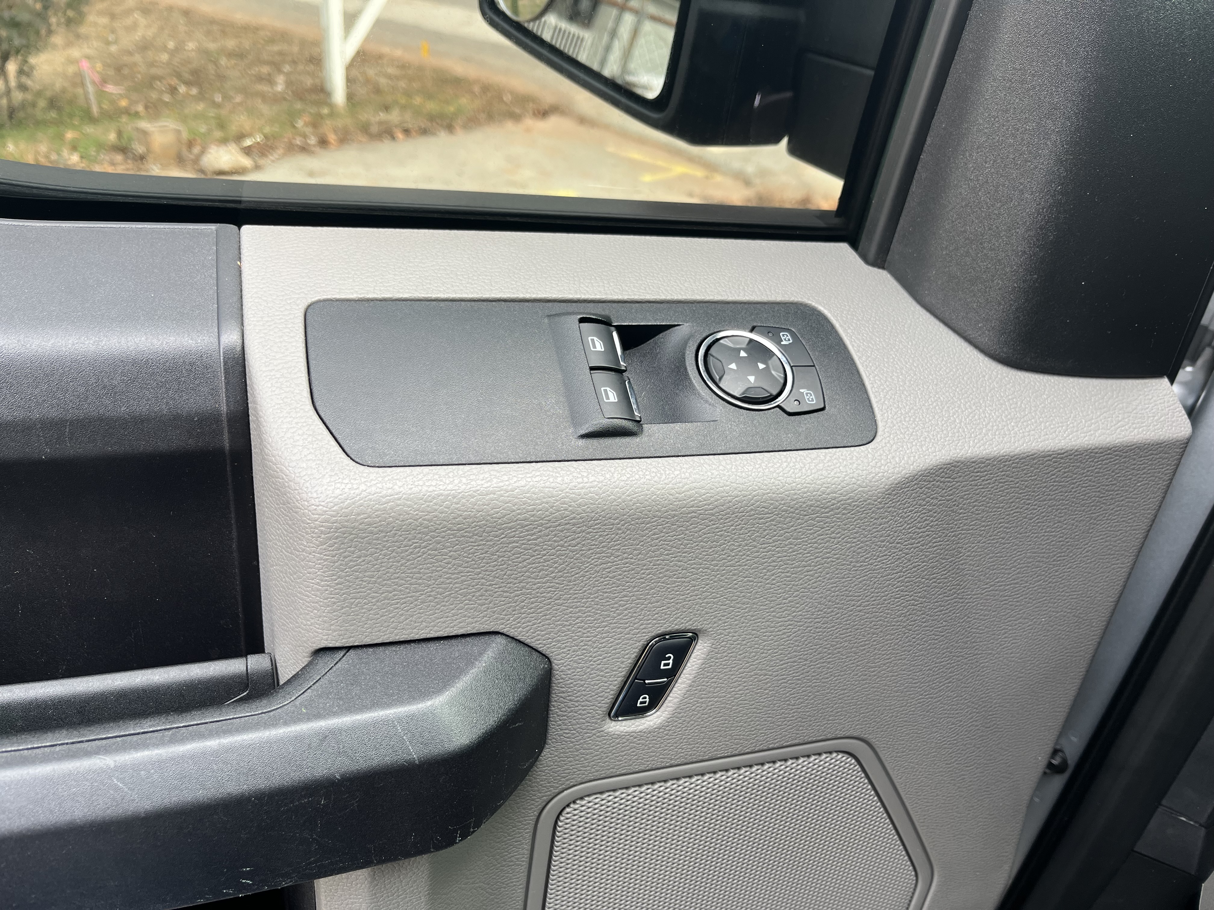 Used 2015 Ford F150 XL w/ Equipment Group 101A Mid RWD image 26
