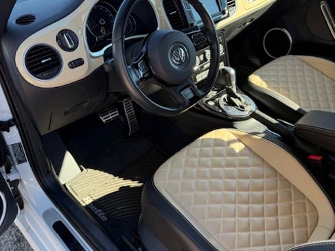 Used 2019 Volkswagen Beetle 2.0T Final Edition SEL image 4