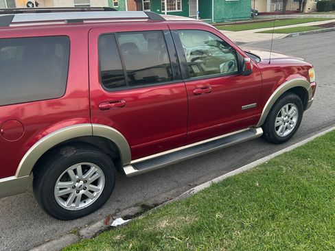 Used 2006 Ford Explorer Eddie Bauer image 2