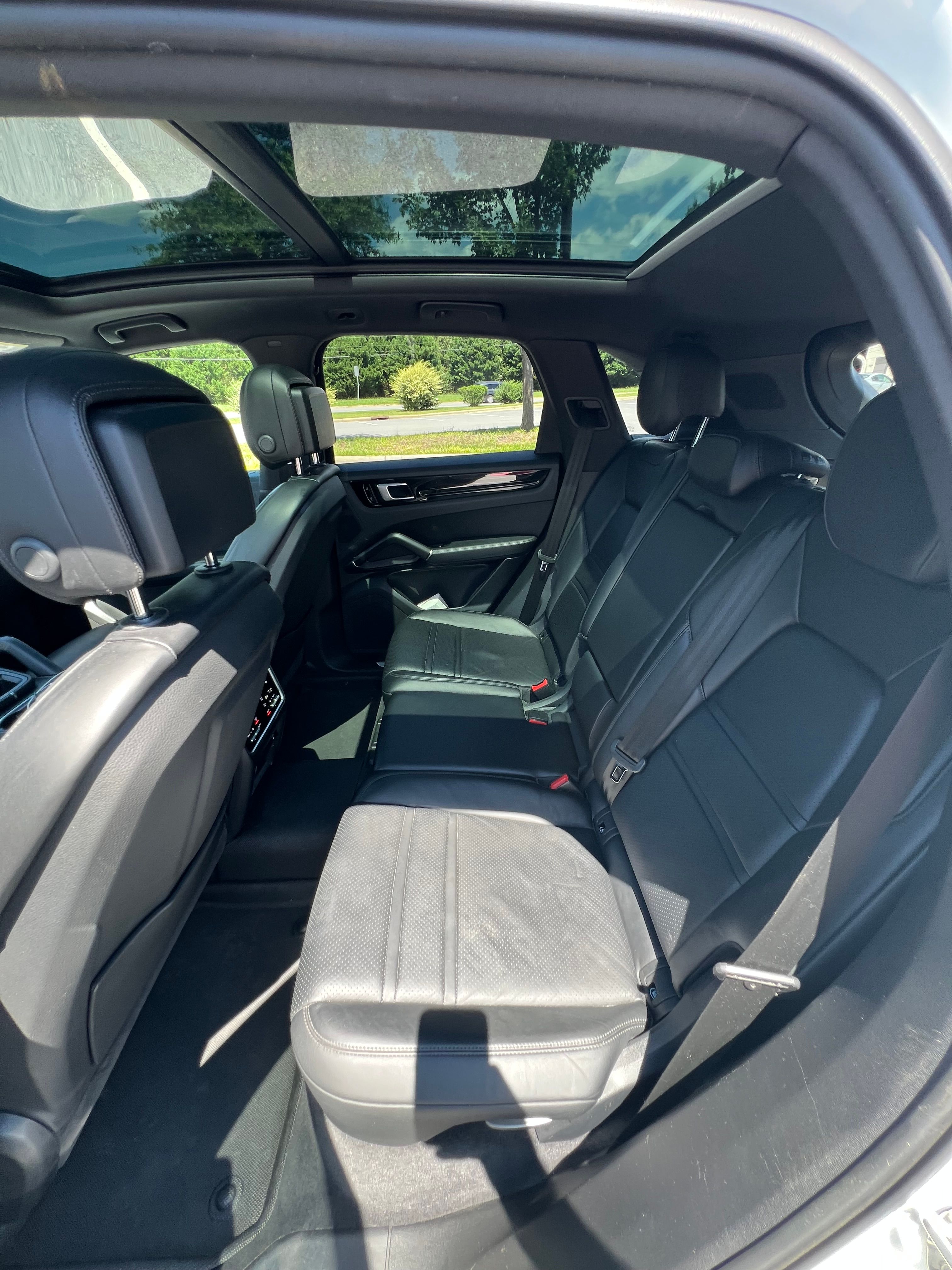 Used 2020 Porsche Cayenne S AWD/4WD image 8