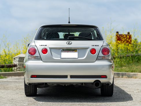 Used 2003 Lexus IS 300 300 SportCross Hatchback 4D image 5