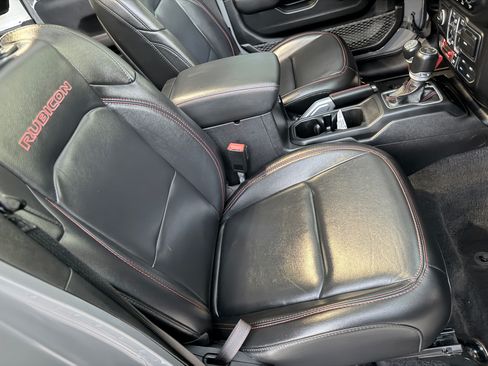 Used 2021 Jeep Wrangler Unlimited Rubicon image 28