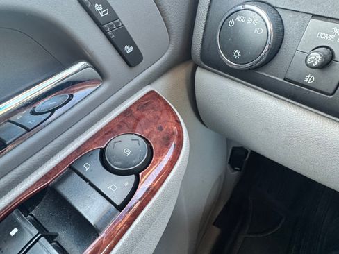 Used 2014 GMC Yukon XL SLT image 11