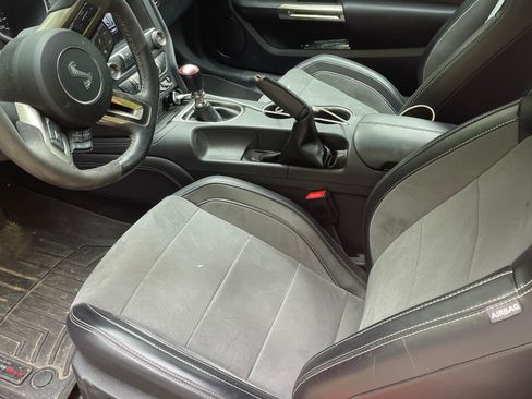 Used 2019 Ford Mustang Shelby GT350 w/ Technology Package RWD image 4