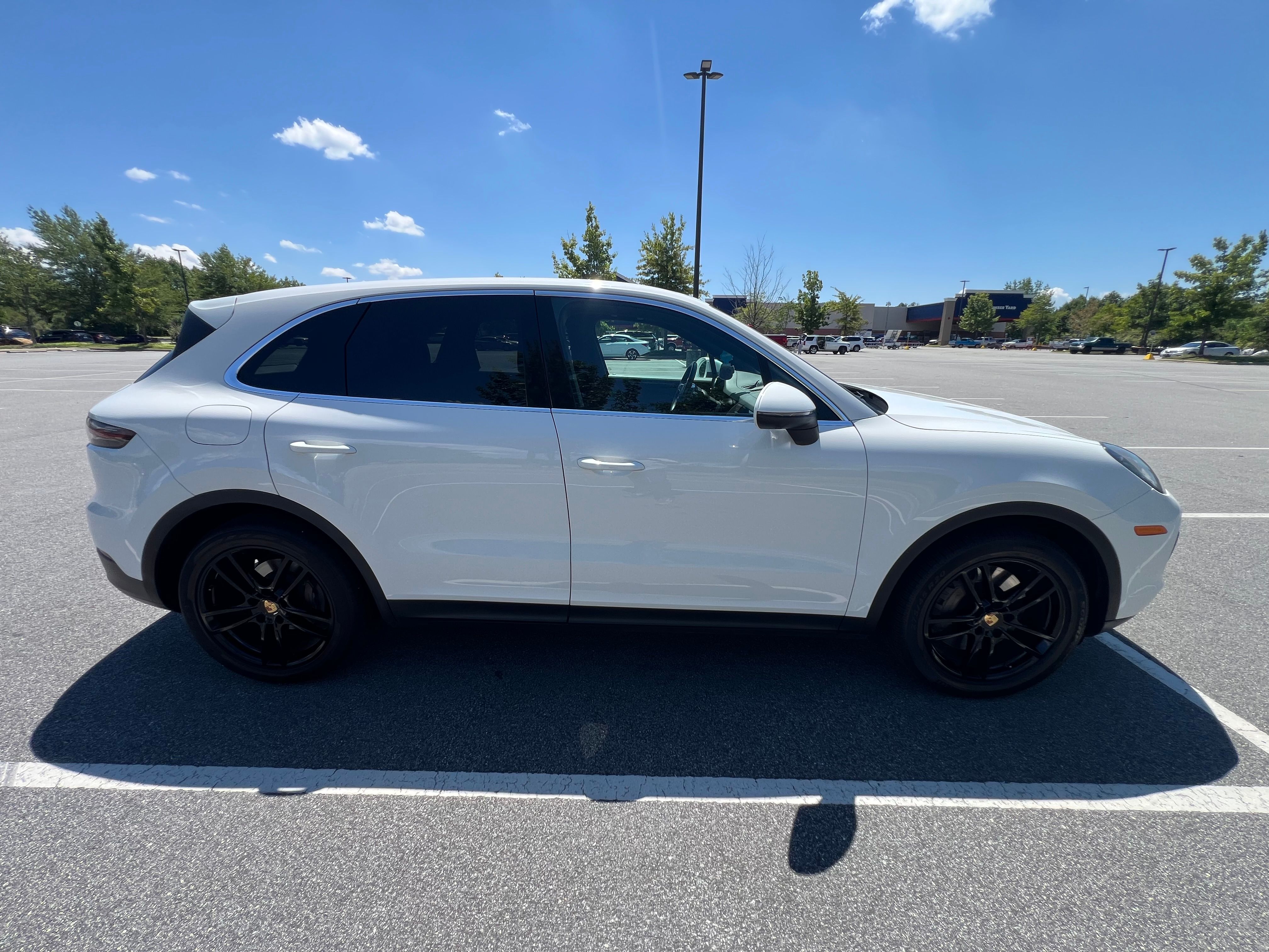 Used 2020 Porsche Cayenne S AWD/4WD image 2