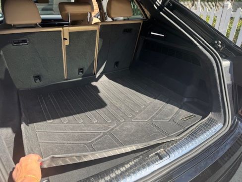 Used 2020 Audi Q8 Premium Plus image 15