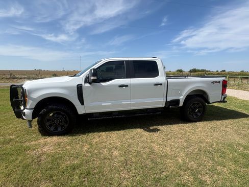 Used 2023 Ford F250 XL w/ STX Appearance Package AWD/4WD image 1
