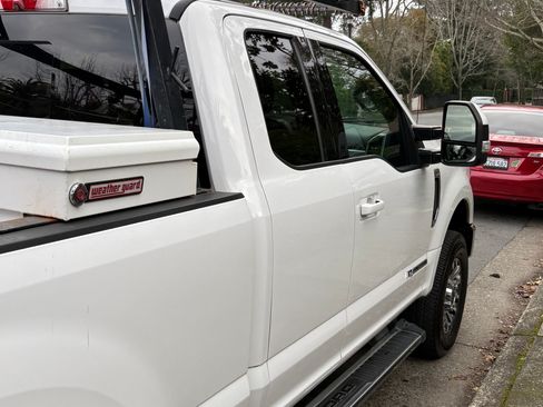 Used 2021 Ford F250 Lariat w/ Lariat Value Package image 4