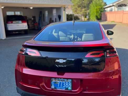 Used 2012 Chevrolet Volt Premium w/ Premium Trim Package image 4