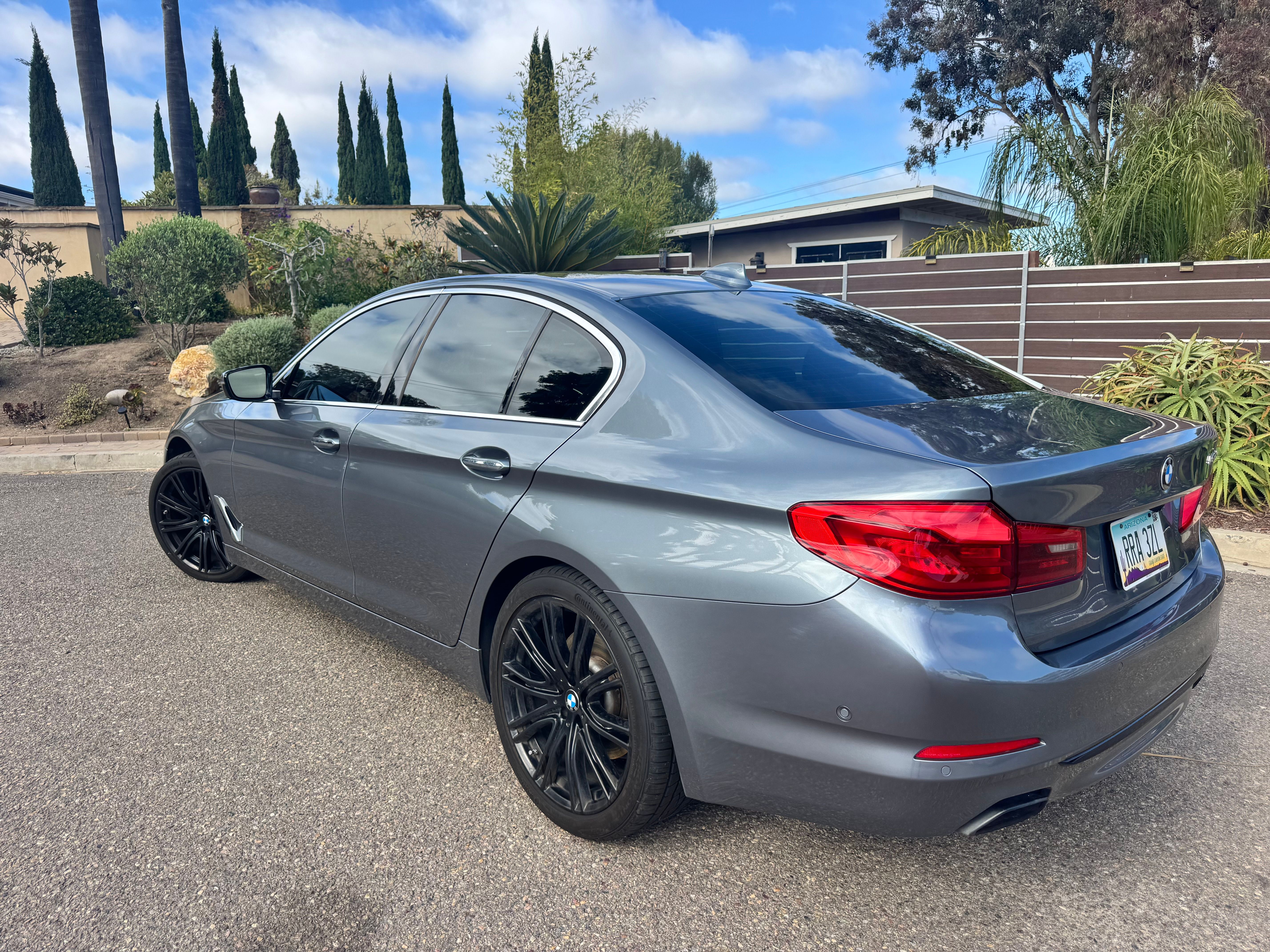 Used 2017 BMW 540i RWD image 2