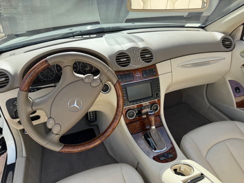 Used 2007 Mercedes-Benz CLK 350 Cabriolet image 4