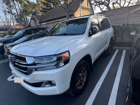 Used 2020 Toyota Land Cruiser Heritage Edition image 11