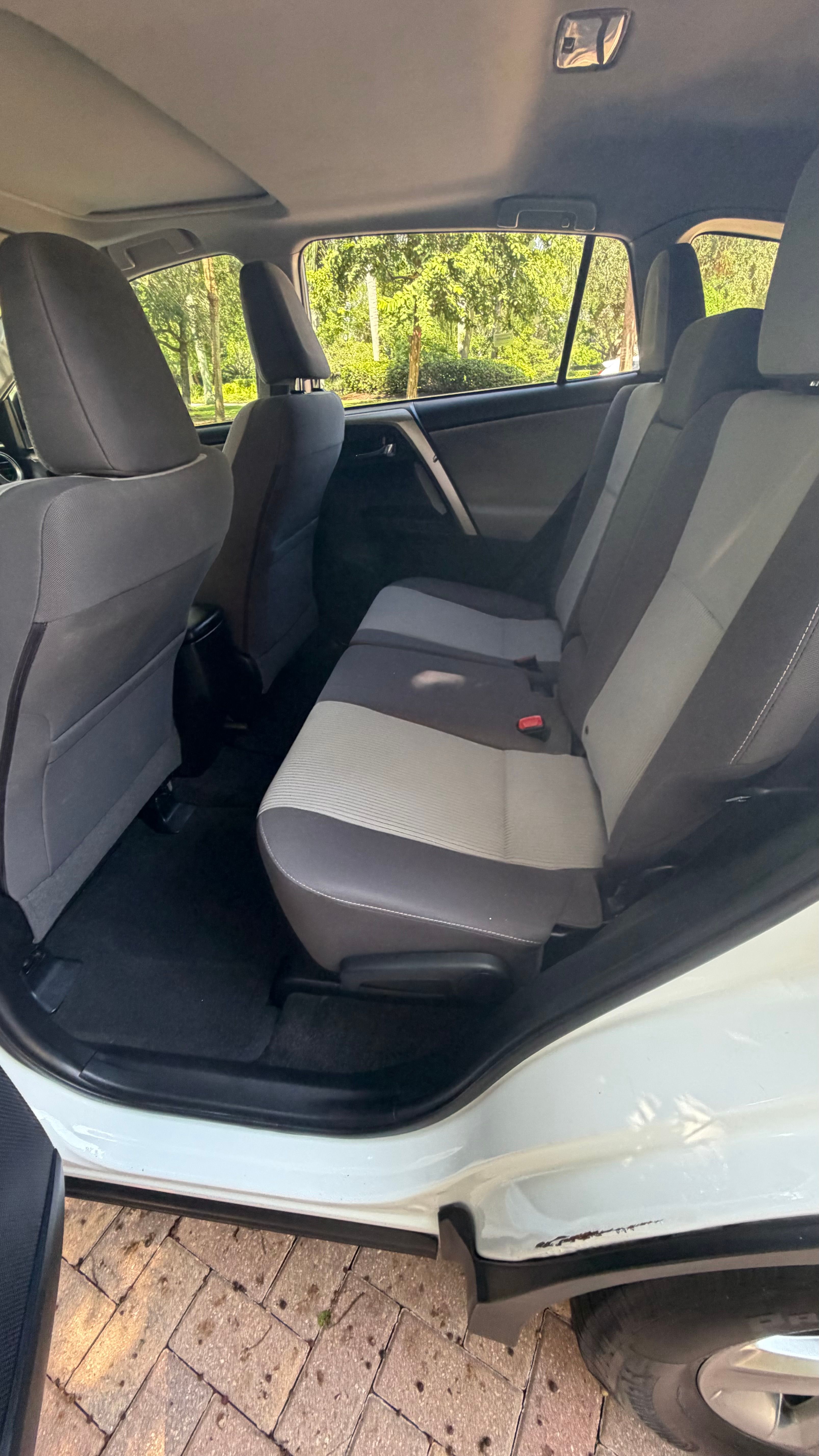 Used 2015 Toyota RAV4 XLE FWD image 14