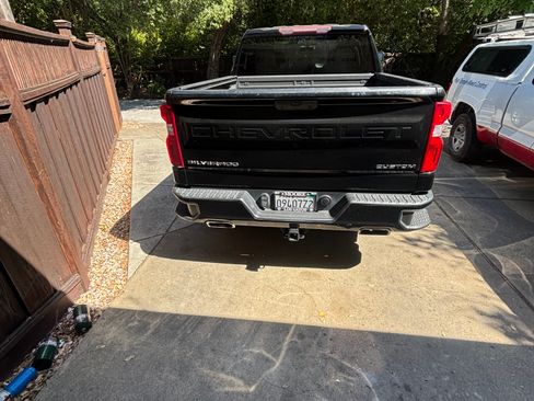Used 2019 Chevrolet Silverado 1500 Custom w/ Custom Max Trailering Package AWD/4WD image 5