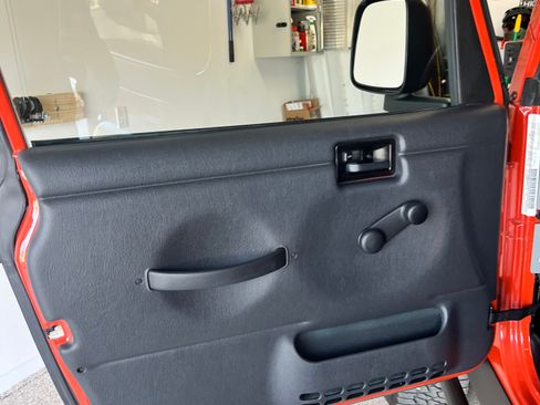 Used 2006 Jeep Wrangler Rubicon w/ Security Group image 26