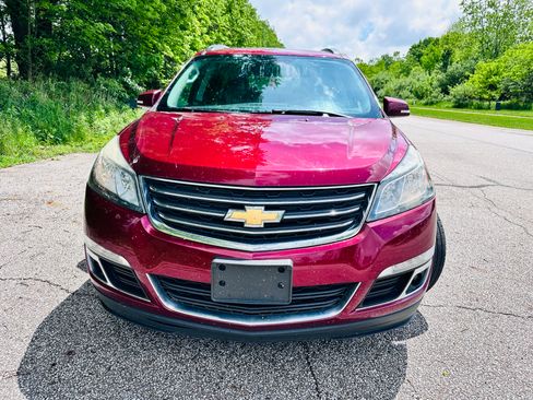 Used 2017 Chevrolet Traverse LT FWD image 1