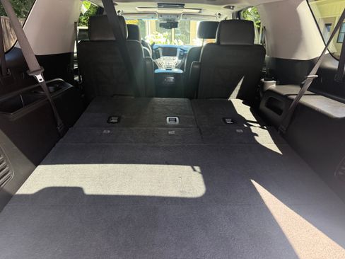 Used 2018 GMC Yukon XL SLT w/ Premium Edition AWD/4WD image 16