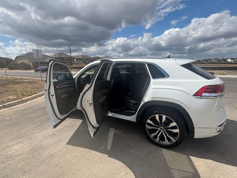 Used 2022 Volkswagen Atlas Cross Sport SEL Premium R-Line image 12