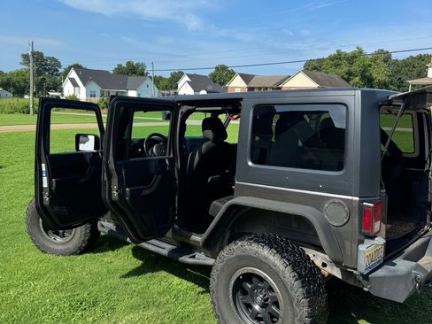 Used 2016 Jeep Wrangler Unlimited Sport w/ Quick Order Package 24S AWD/4WD image 1