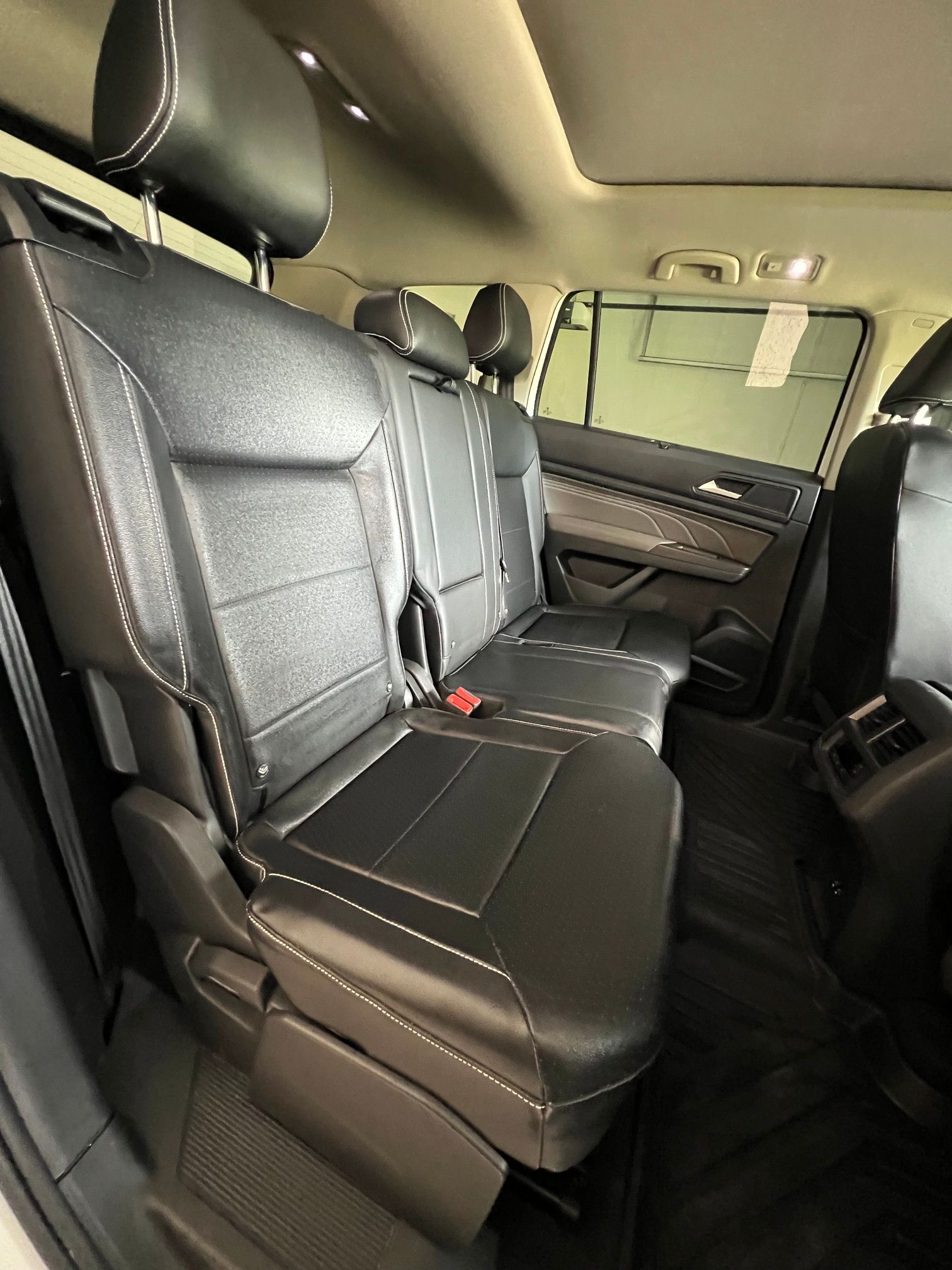 Used 2022 Volkswagen Atlas SE w/ Panoramic Sunroof Package FWD image 13