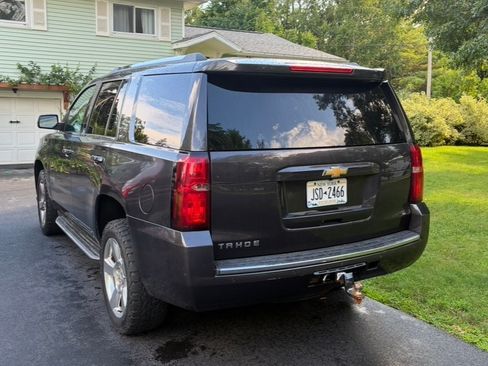 Used 2017 Chevrolet Tahoe LT w/ Luxury Package AWD/4WD image 6