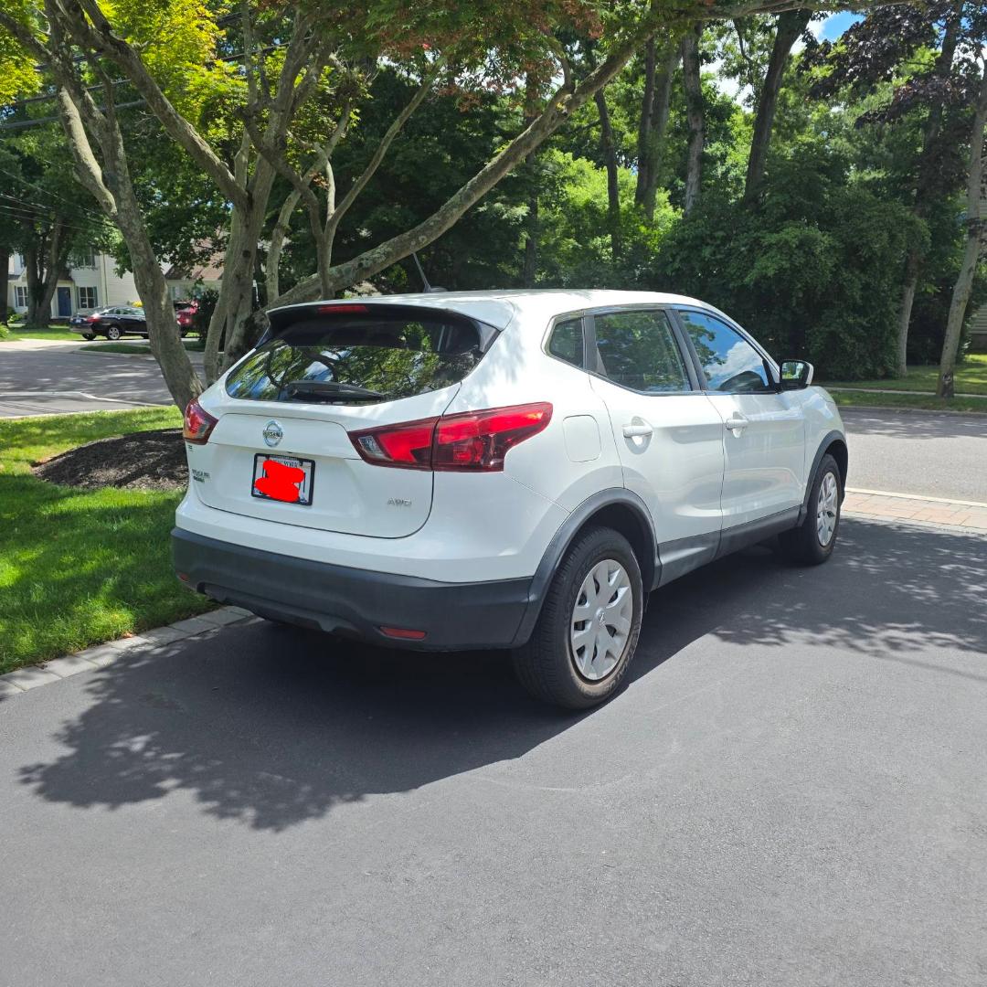 Used 2018 Nissan Rogue Sport S AWD/4WD image 4