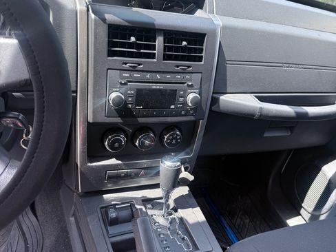 Used 2010 Jeep Liberty Sport AWD/4WD image 10