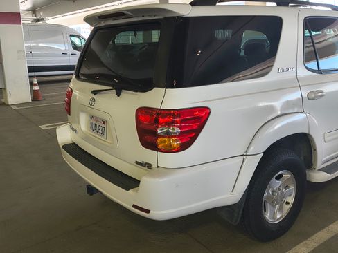 Used 2001 Toyota Sequoia Limited image 16