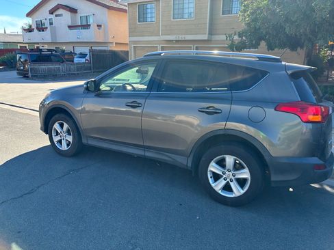 Used 2013 Toyota RAV4 XLE image 9