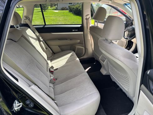 Used 2013 Subaru Outback 2.5i Premium w/ All-Weather Pkg AWD/4WD image 24
