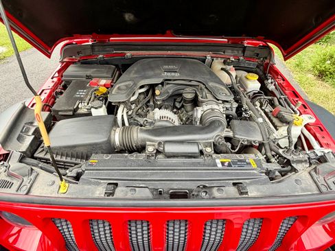 Used 2021 Jeep Wrangler Sport AWD/4WD image 9