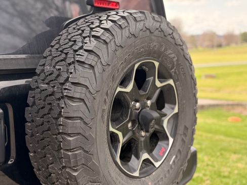 Used 2023 Jeep Wrangler Unlimited Rubicon image 11