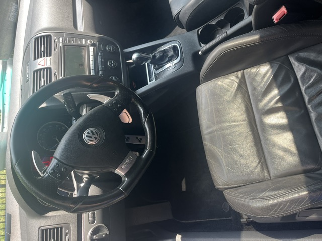 Used 2008 Volkswagen R32 AWD/4WD image 6