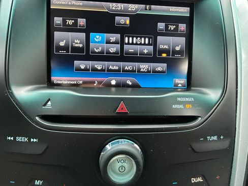 Used 2014 Ford Explorer XLT w/ Equipment Group 202A image 17