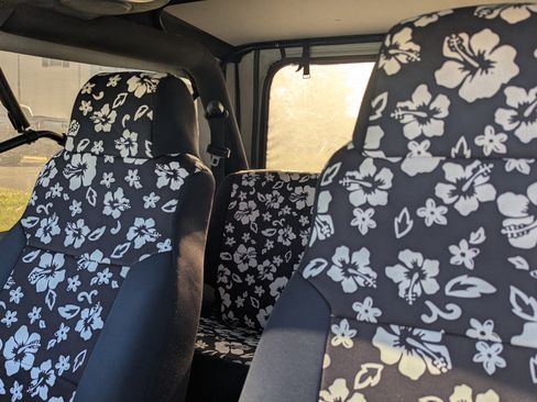 Used 2004 Jeep Wrangler 4WD image 9