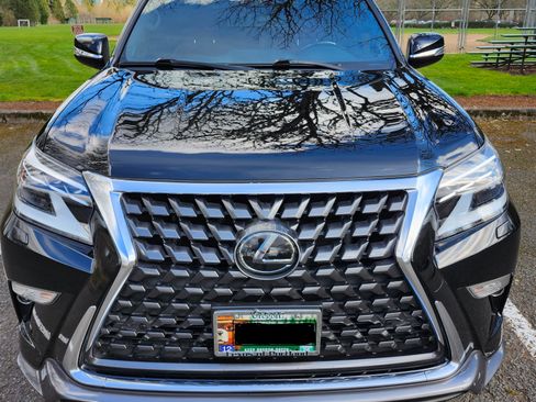 Used 2021 Lexus GX 460 Premium w/ Accessory Package image 6