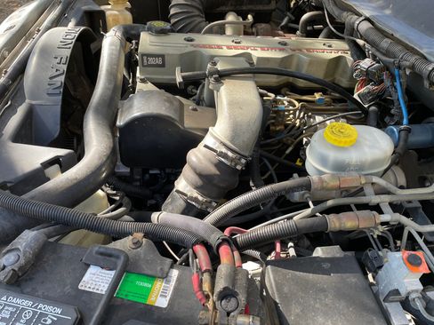 Used 1999 Dodge Ram 2500 Truck 2WD Quad Cab image 12