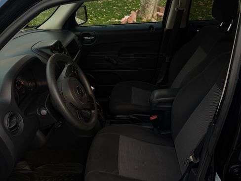 Used 2016 Jeep Patriot Sport image 8