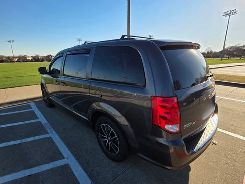 Used 2018 Dodge Grand Caravan GT image 5