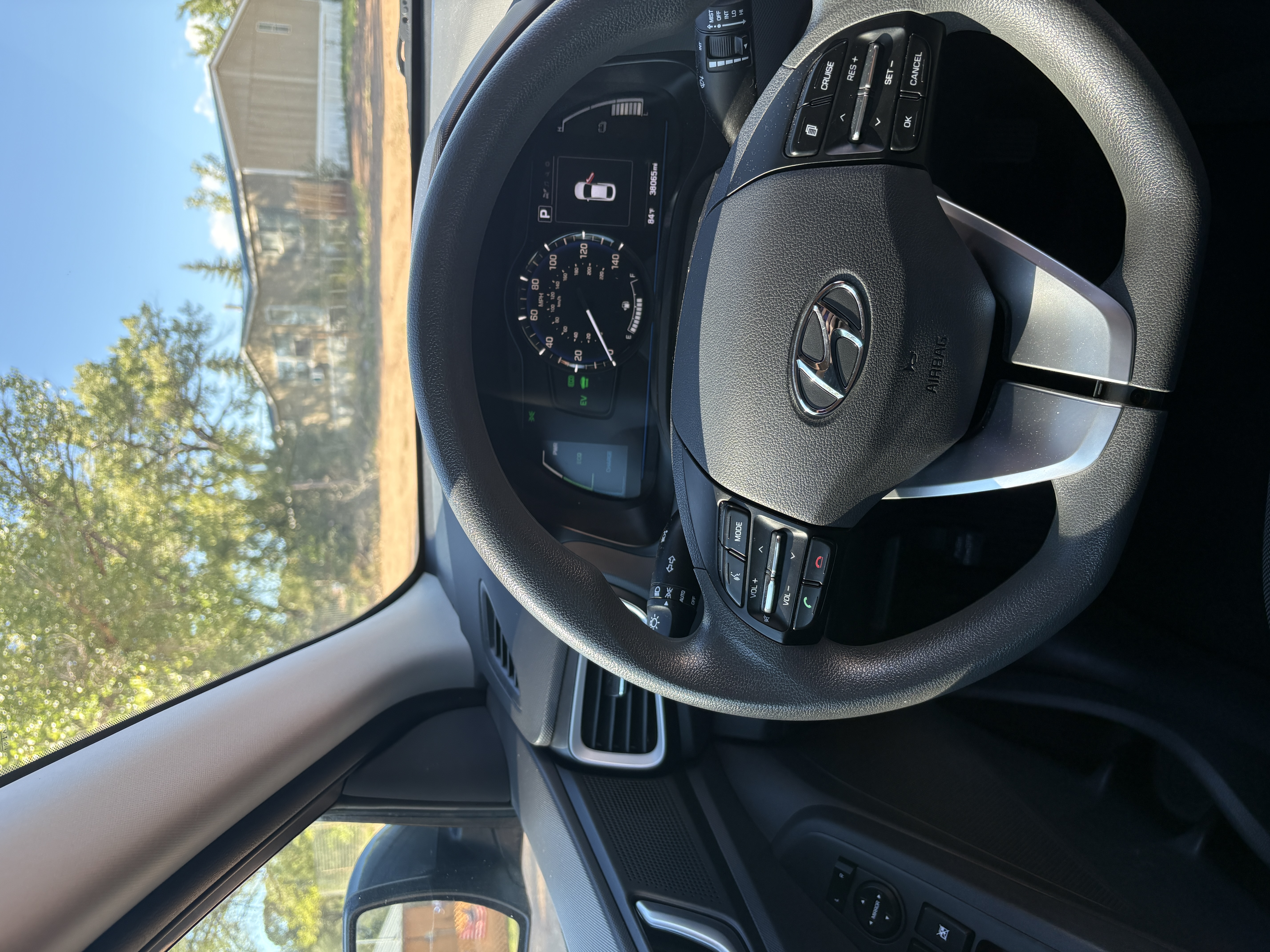 Used 2018 Hyundai Ioniq Blue FWD image 9
