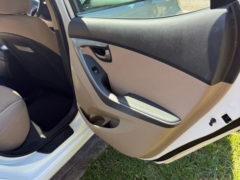 Used 2016 Hyundai Elantra Value Edition FWD image 17