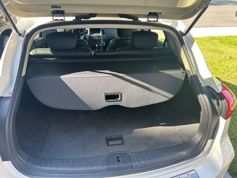 Used 2017 INFINITI QX50 2WD w/ Deluxe Touring Package image 16
