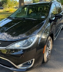 Used 2019 Chrysler Pacifica Touring-L Plus w/ Advanced Safetytec Group FWD image 4