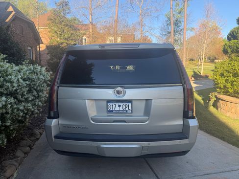 Used 2015 Cadillac Escalade ESV 4WD image 5