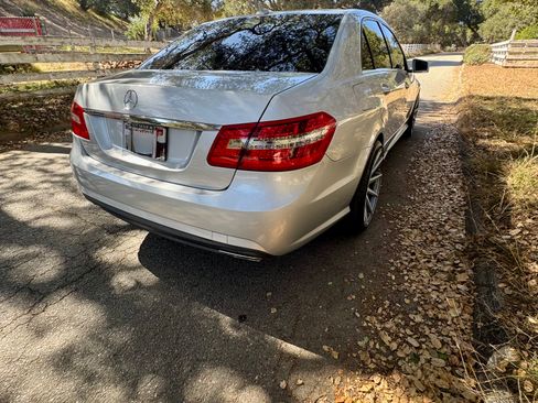 Used 2011 Mercedes-Benz E 550 Sedan image 14